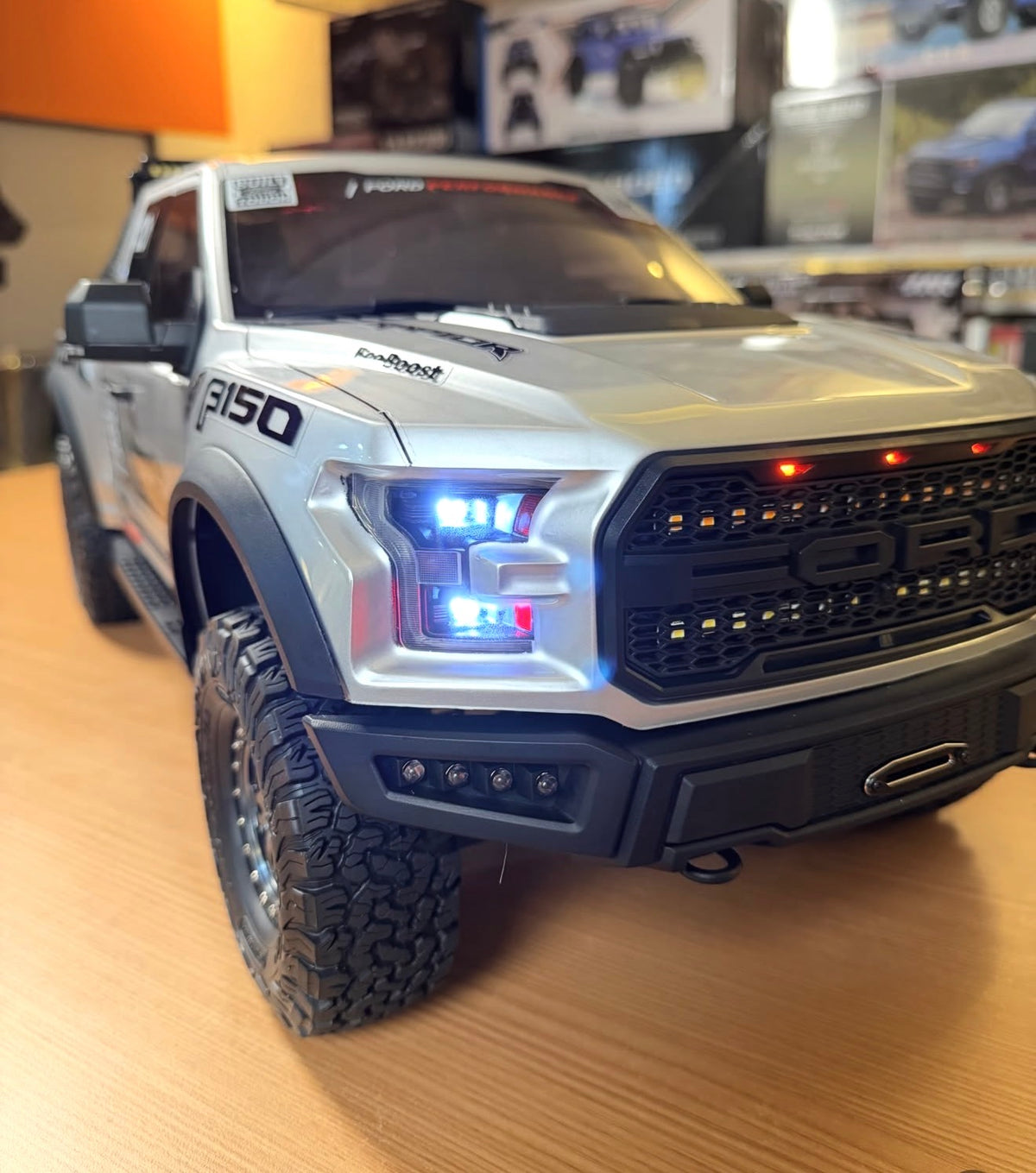 Trudj Ford F-150 RC Pickup Truck – Silver & Black Off-Road Edition